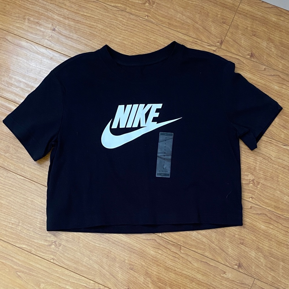 Nike Black Short Sleeve Crop Top Loose Fit  Tshirt Size S NWT